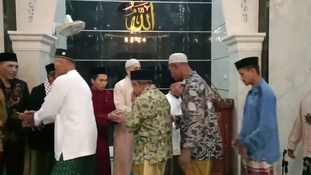 Mushofahah Bersama Syeikh Faleh Abdul Faleh Alkhawaldeh (Palestina) di Masjid Istiqomah