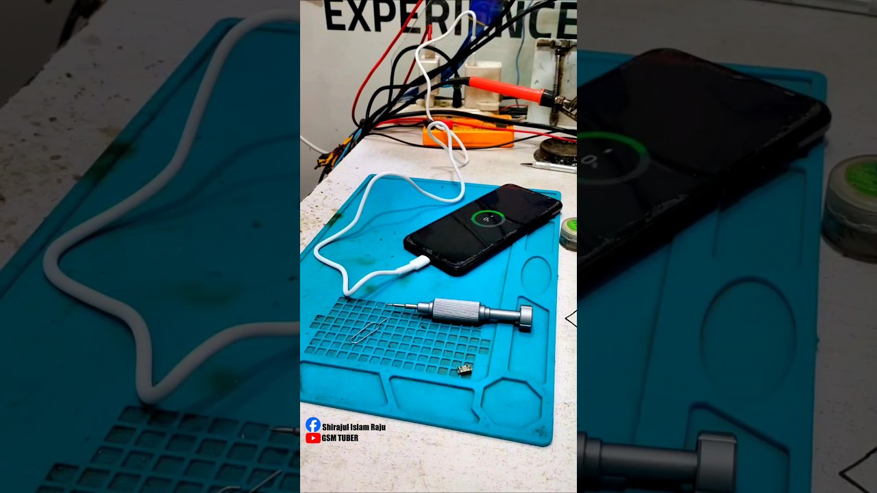 ⁣চার্জিং লোগো শো করে কিন্তু চার্জ হয় না 😱😨 #tech #technology #mobilerepair  #shortschallenge #shorts