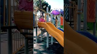 Tut Dur Tutdur Dur Beni Sev Diye Park Eğlenceli Oyunlar Resimi