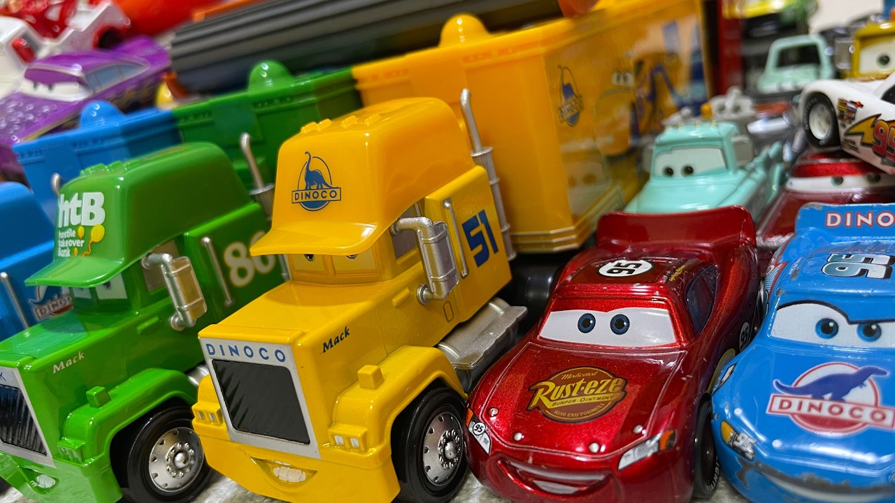 【lightning mcqueen toys collection】おもちゃのトミカカーズとライトニング・マックィーン、キング、メーターと仲間たちとはたらくくるま!
