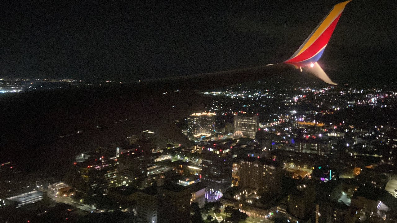 Southwest Airlines Boeing 737-700 landing at San Jose (SJC)