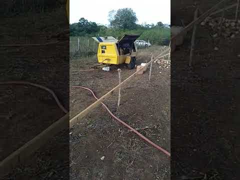 HOW TO DIG A FOUNDATION THE RIGHT WAY.