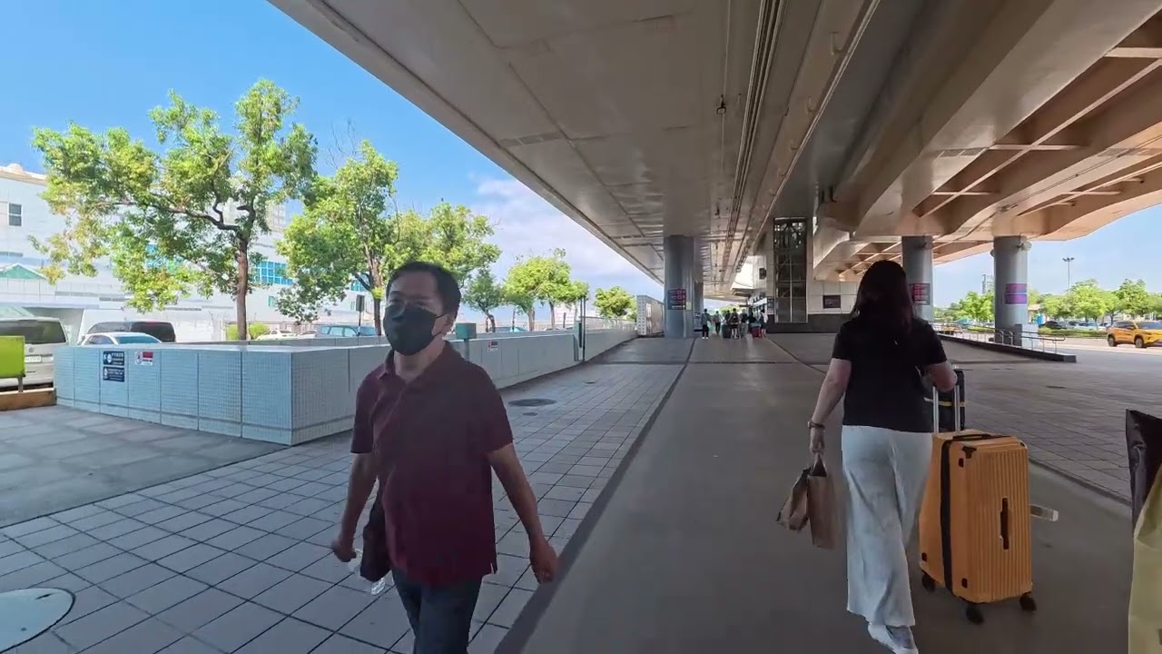 Kaohsiung Airport to MRT Station 高雄機場到捷運站 [4K]