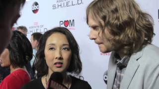 Maurissa Tancharoen & Jed Whedon – Marvel’s Agents of S.H.I.E.L.D. on the Red Carpet