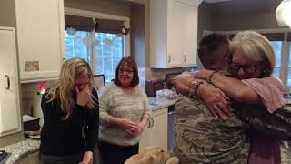 Airman Surprises family for Christmas