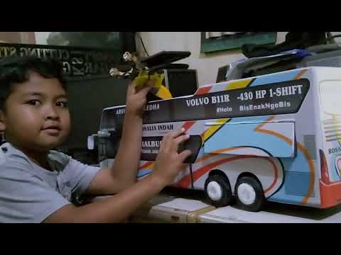 Miniatur Bus Doble
