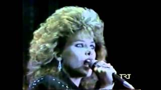 C.C. Catch - You Shot A Hole In My Soul- Live Resimi