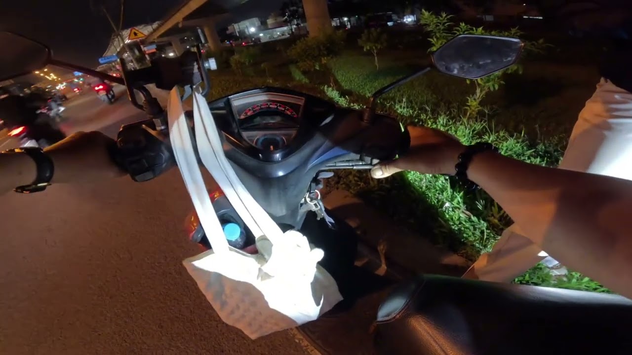 Giúp Bạn người nước ngoài ❤️#xuhuong #automobile #youtubeshorts #youtube #longq9 ￼