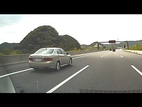 バレバレすぎる覆面パトカー 新東名 Police Car In Disguise Of Japan Youtube