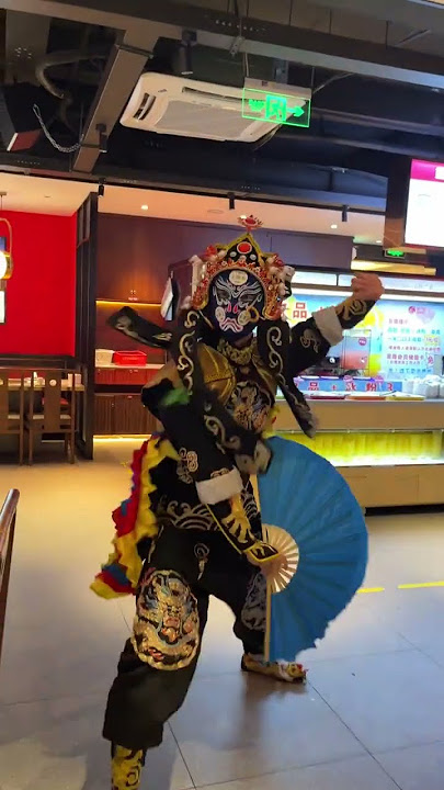 Is the song right? Sichuan Opera face-changing performance One minute on stage and ten years of
