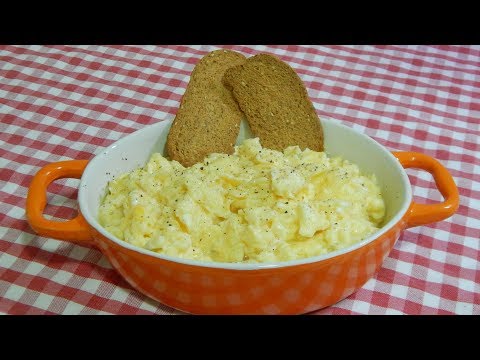 Video: Cómo Cocinar Huevos Revueltos Al Estilo Americano