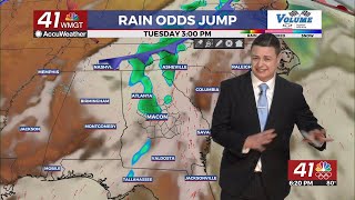 Rain odds jump for Middle Georgia Tuesday