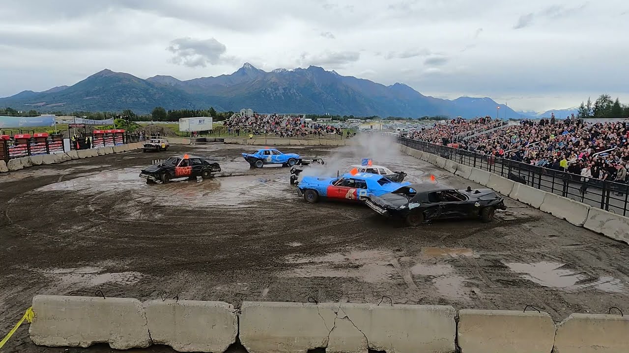 2022 Alaska State Fair demolition derby, large car, heat #1