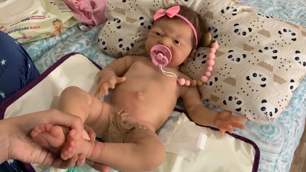 Um dia com a Ayla | Machucou a orelha | Explosão de cocô | Bebê reborn | Gabi reborn