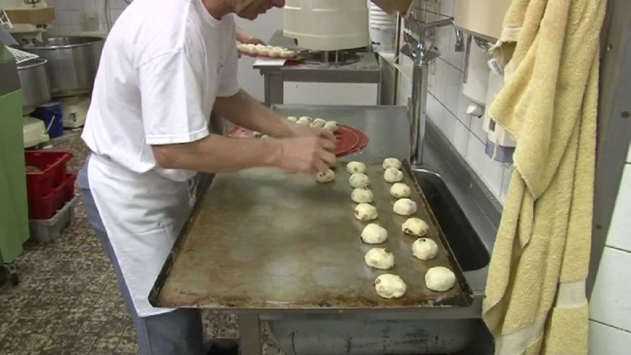 Hoe maak je krentenbollen? Wat is het geheim?