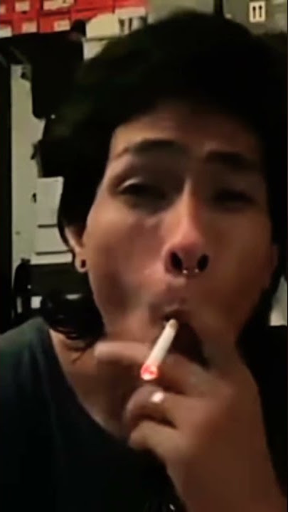Menikmati rokok ala fortwenty