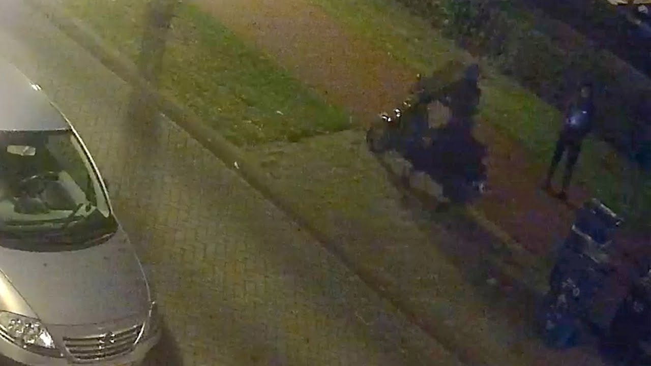 Almere: Man (26) slachtoffer van gewelddadige straatroof