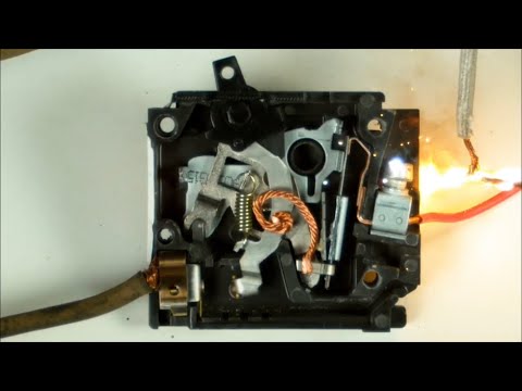 فيديو: كيفية تفكيك التيار الكهربائي