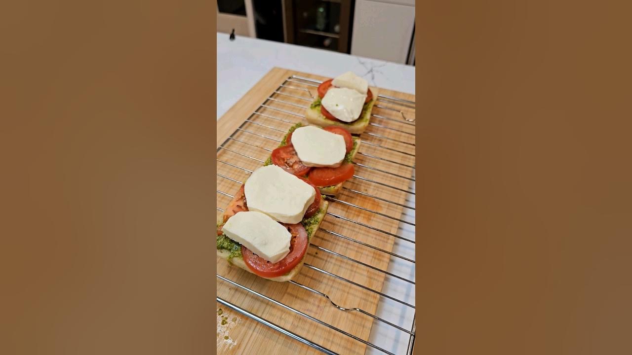 "Delicious Pesto Tomato Mozzarella Toastie Recipe!" YouTube