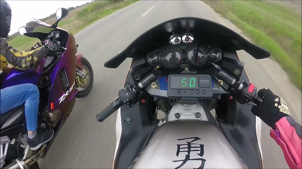 2000 zx12r vs 1999 gsx1300