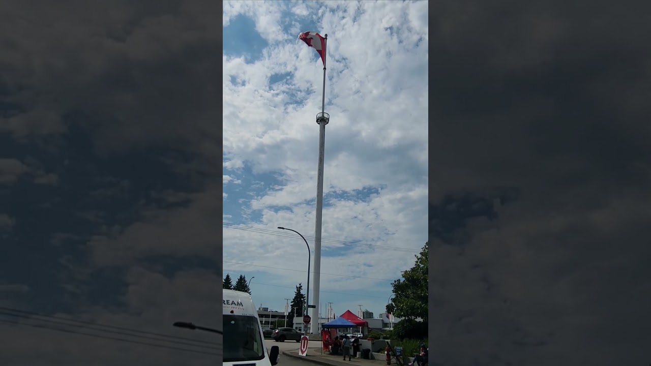 The longest flagpole in Canada 86m 🇨🇦   I ❤️ this flagpole Vancouver!! #30