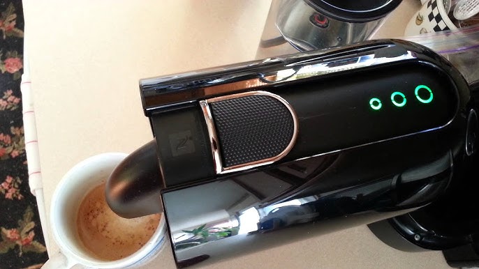 ensom shabby kylling Nespresso U milk D50 Espresso Maker with Aeroccino Milk Frother, Pure Black  - YouTube