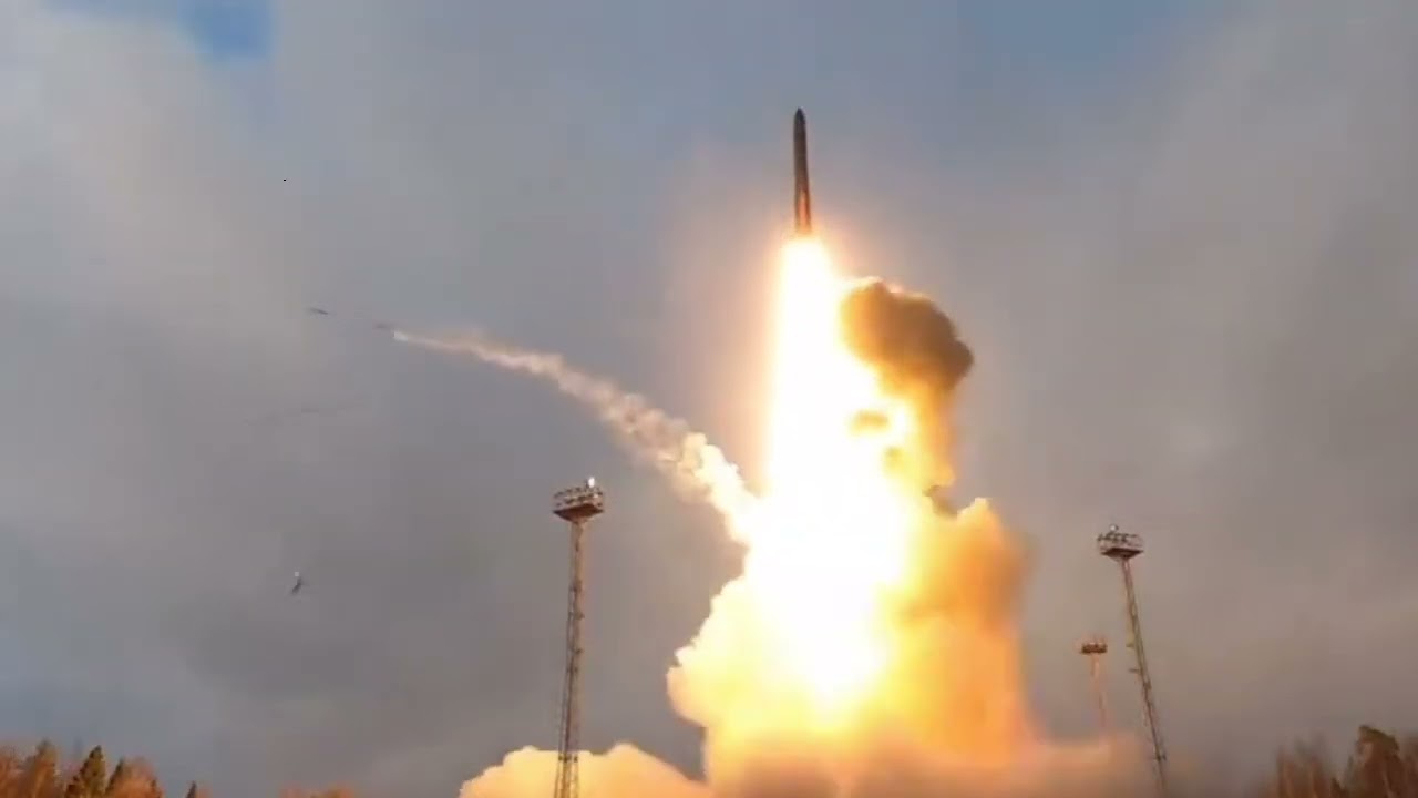 الصواريخ العنقودية السلاح المرعب