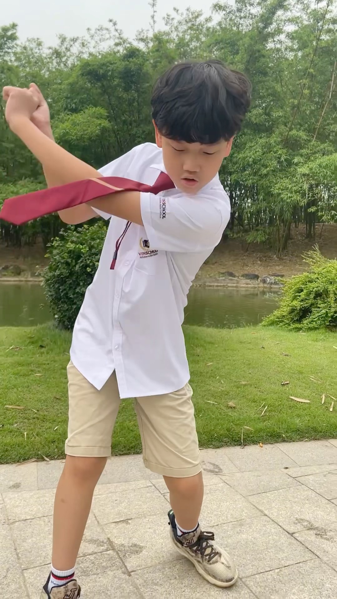 (Golf familyVN) cậu bé có cú đánh gây sắt tốt quá ?#golf #shorts