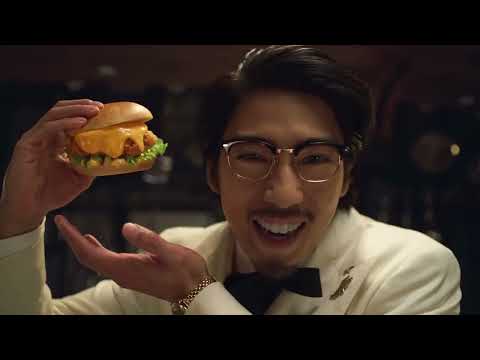 ケンタッキーの新CMチーズにおぼれるフィレバーガー「チーズかけすぎ」篇が配信され、賀来賢人さんがご出演