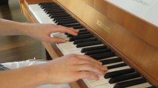 Video voorbeeld van "Never Forget on piano"