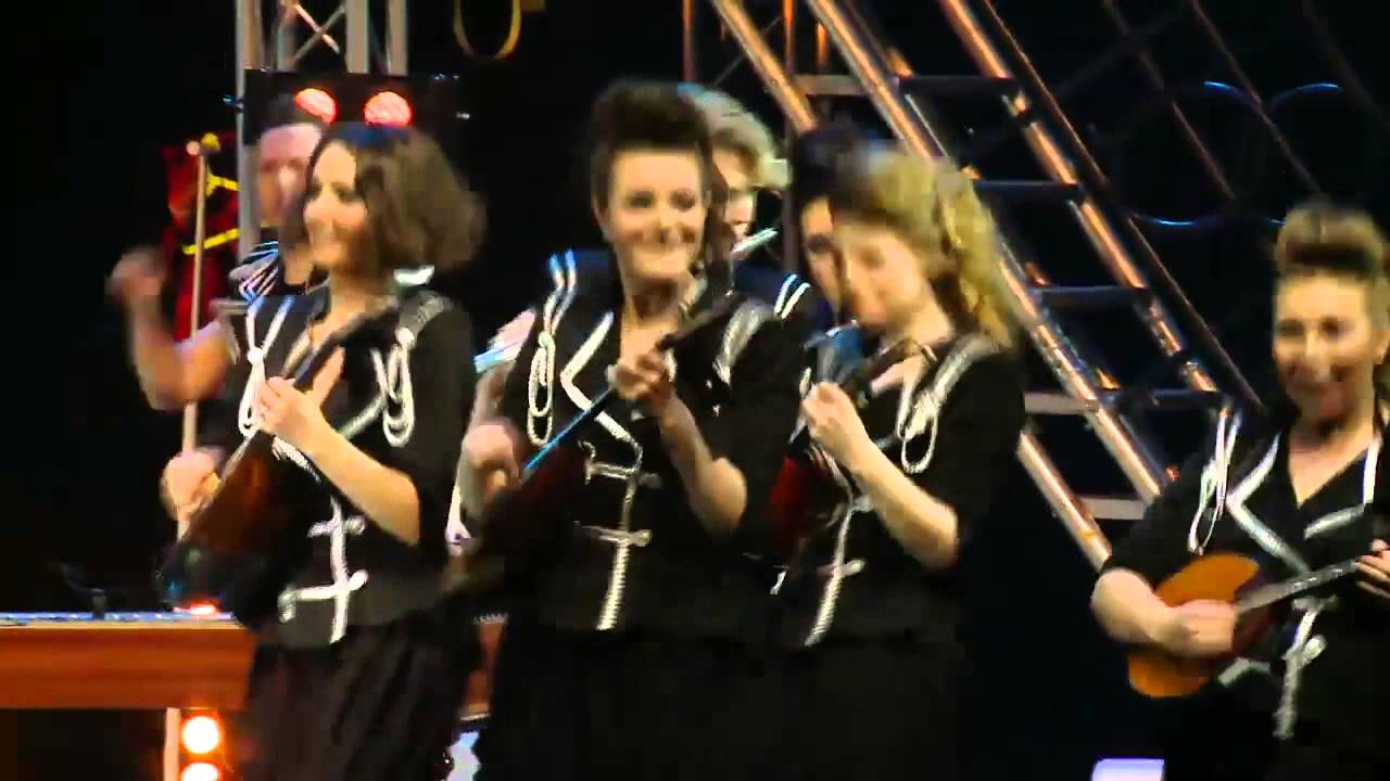 Шоу-оркестр «Русский стиль» — Maroon 5, Moves Like Jagger дирижерский инструмент