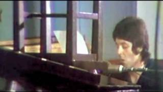 PAUL Mc CARTNEY & WINGS ( Nineteen Hundred and Eighty Five - Video ) HD chords