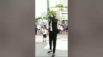 Amazing！ Do you like my dance ？I am Cai Jun, and I have been fond of MJ for 10 years！  43