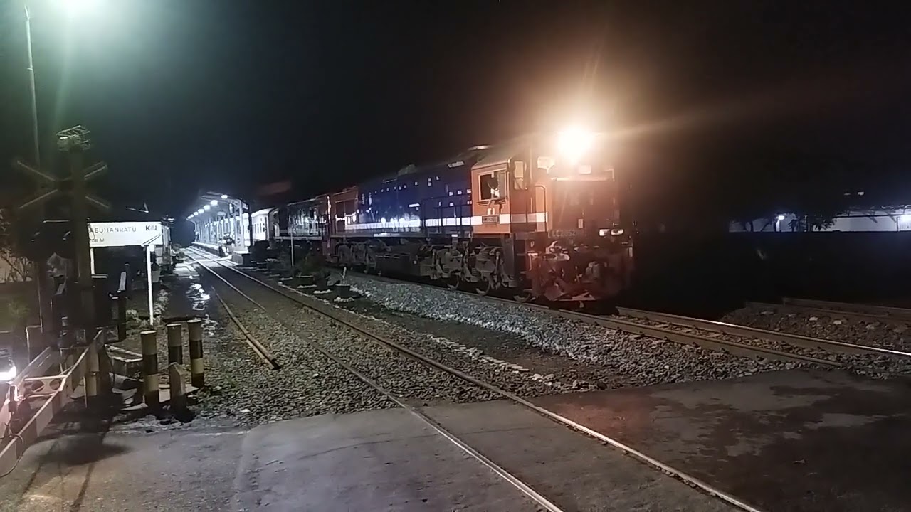 GEGER! PERTAMA KALI LOKOMOTIF CC205 BATCH 21 NARIK KA PENUMPANG