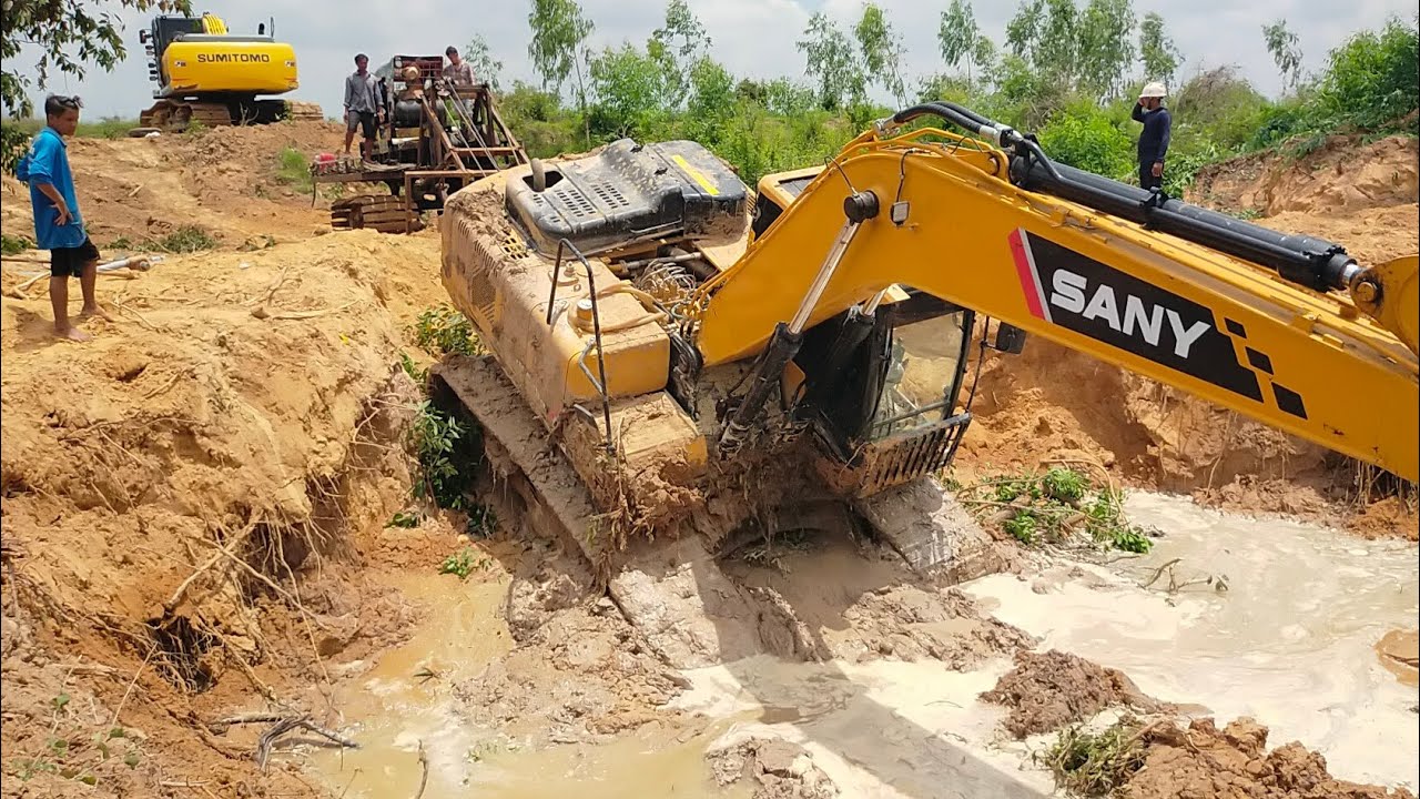 รถวินปฏิบัติการกู้รถแบคโฮSANYsy200c ลุ้นระทึกตลอดเวลาการดึง