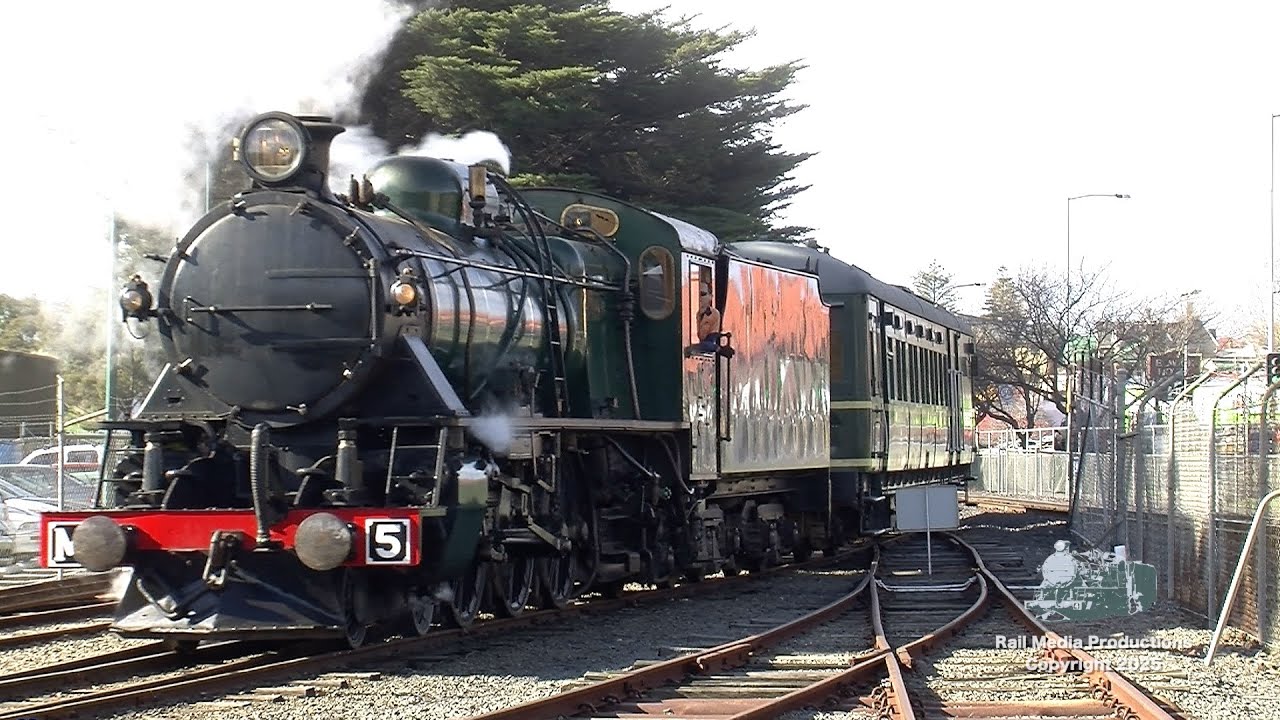 Mid week steam on the Apple Isle