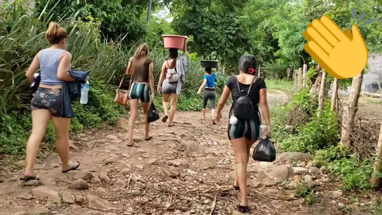 Por Fin Terminamos De Lavar La Ropa De Los Hombres Estamos Muy Cansadas.Lavando Ropa.P8/8