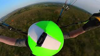 Paragliding (soaring the ridge)