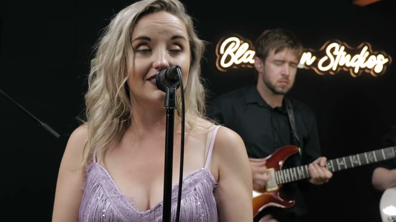 Wedding band's Ireland | Shuffle and pop | Best wedding band Ireland 