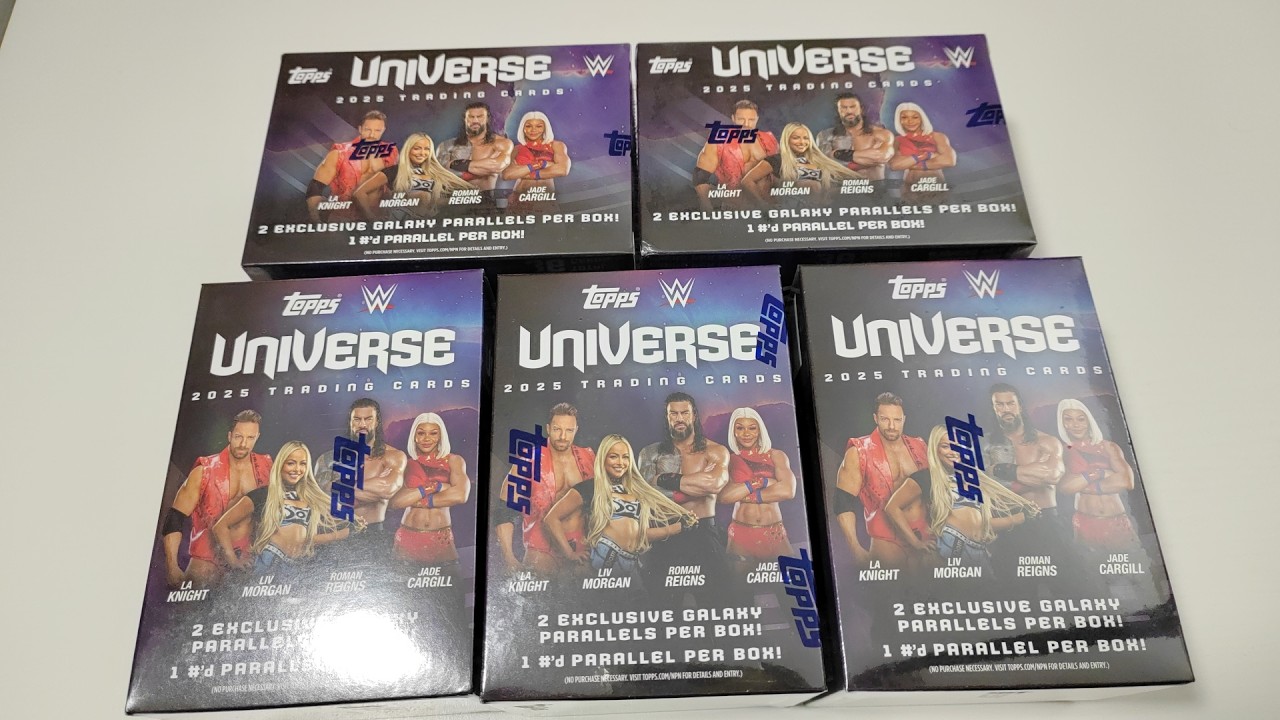 Blaster box WWE Universe 2025 di Topps! Finalmente apro un blasterino anch'io per vederle dal vivo!
