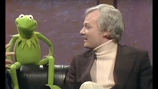 John Inman meets Kermit the Frog (1976)