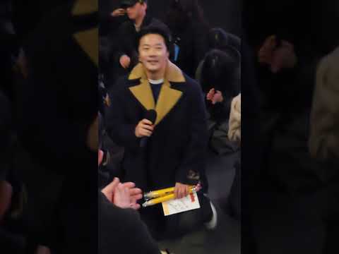 250209 간절한 무릎 300만 가즈아~!👍  영화 히트맨2 무대인사 (권상우 focus)