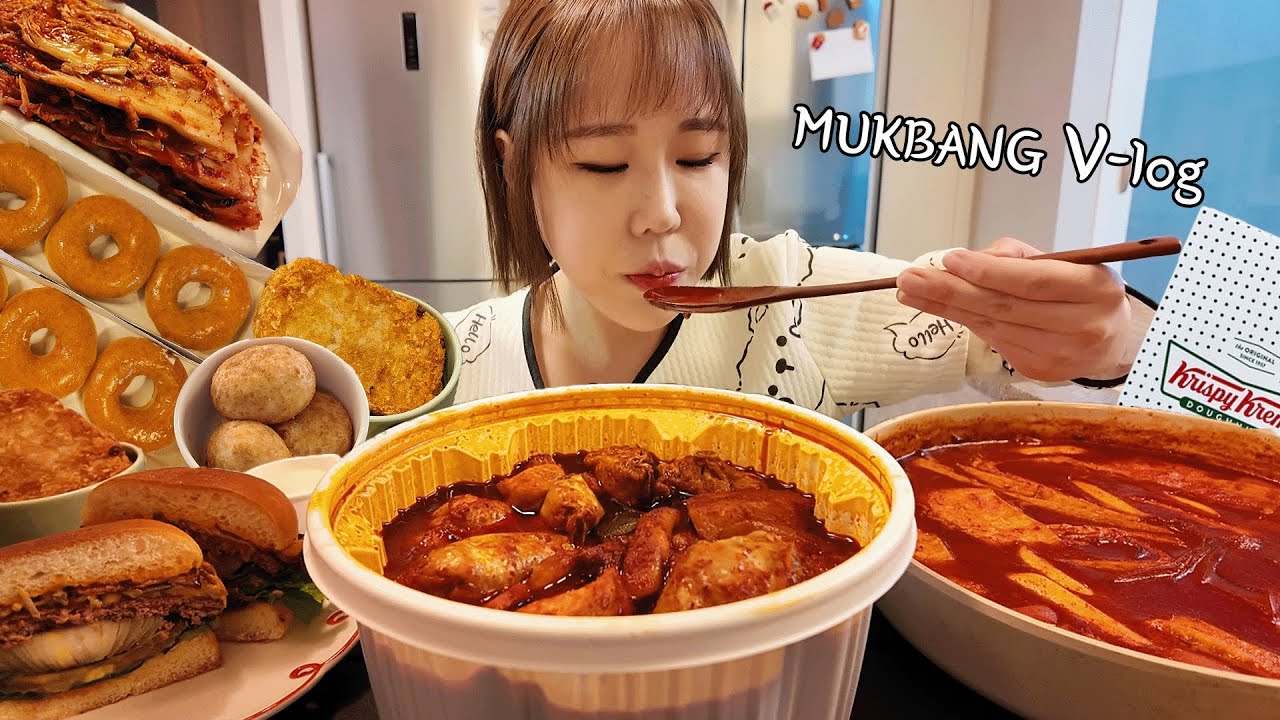 титр) I live alone, but there are 4 refrigerators. Spicy tteokbokki Burger Kimchi. Mukbang V-log