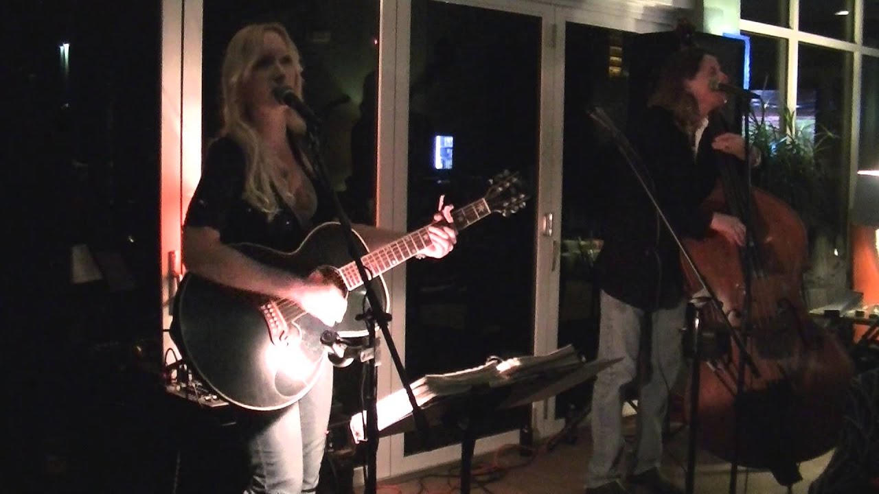 Family Tradition Aunt Kiki ( Kristi Starr) cover Live with Gary Hewitt