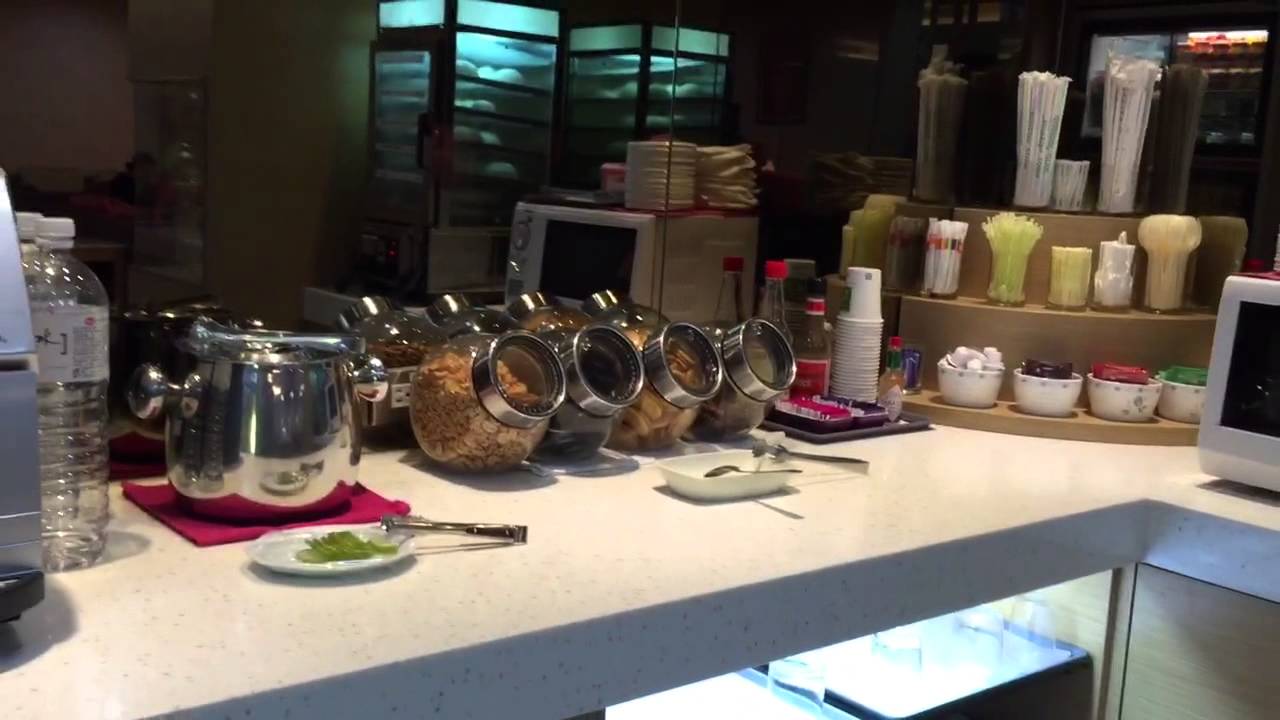 Worst Thai Airways Tg Lounge Taoyuan Airport Youtube