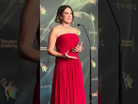 2026 Emmys: Mariska Hargitay tears up after winning 2 awards for 'My Mom Jayne'