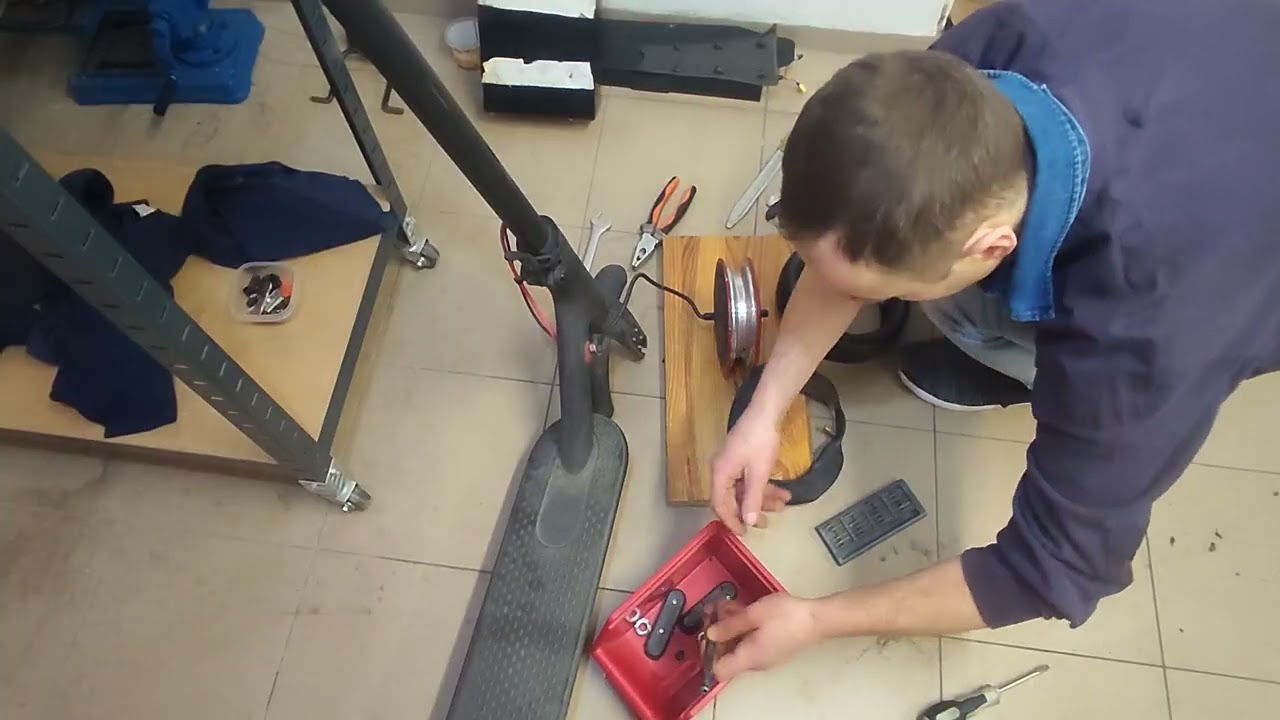 Xiaomi M365 Front Motor Tire & Tube Replacement | Expert Guide