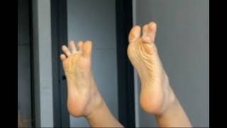 Teen Feet Ukrainian Soles Sensually Wiggling Toes