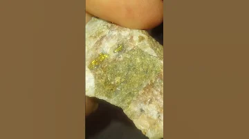 الفرق بين الذهب الكاذب والذهب الخام 