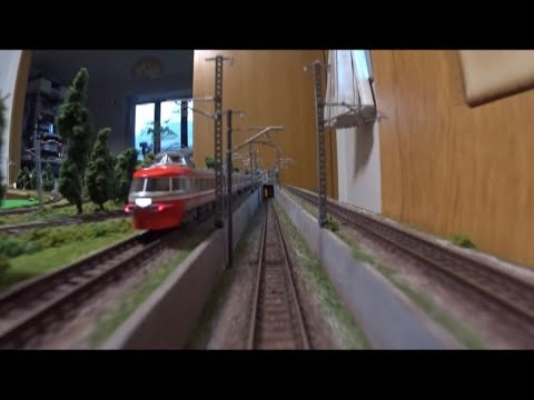 【SHORT】Nゲージ、地下車庫に入る（車載カメラ自作レイアウト走行動画）（高画質版）
